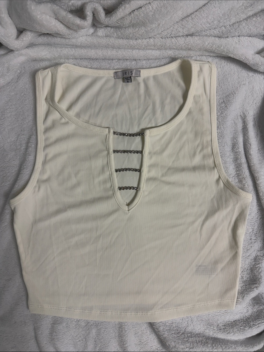 iris Cream Cropped Tank with Silver Chain Ladder